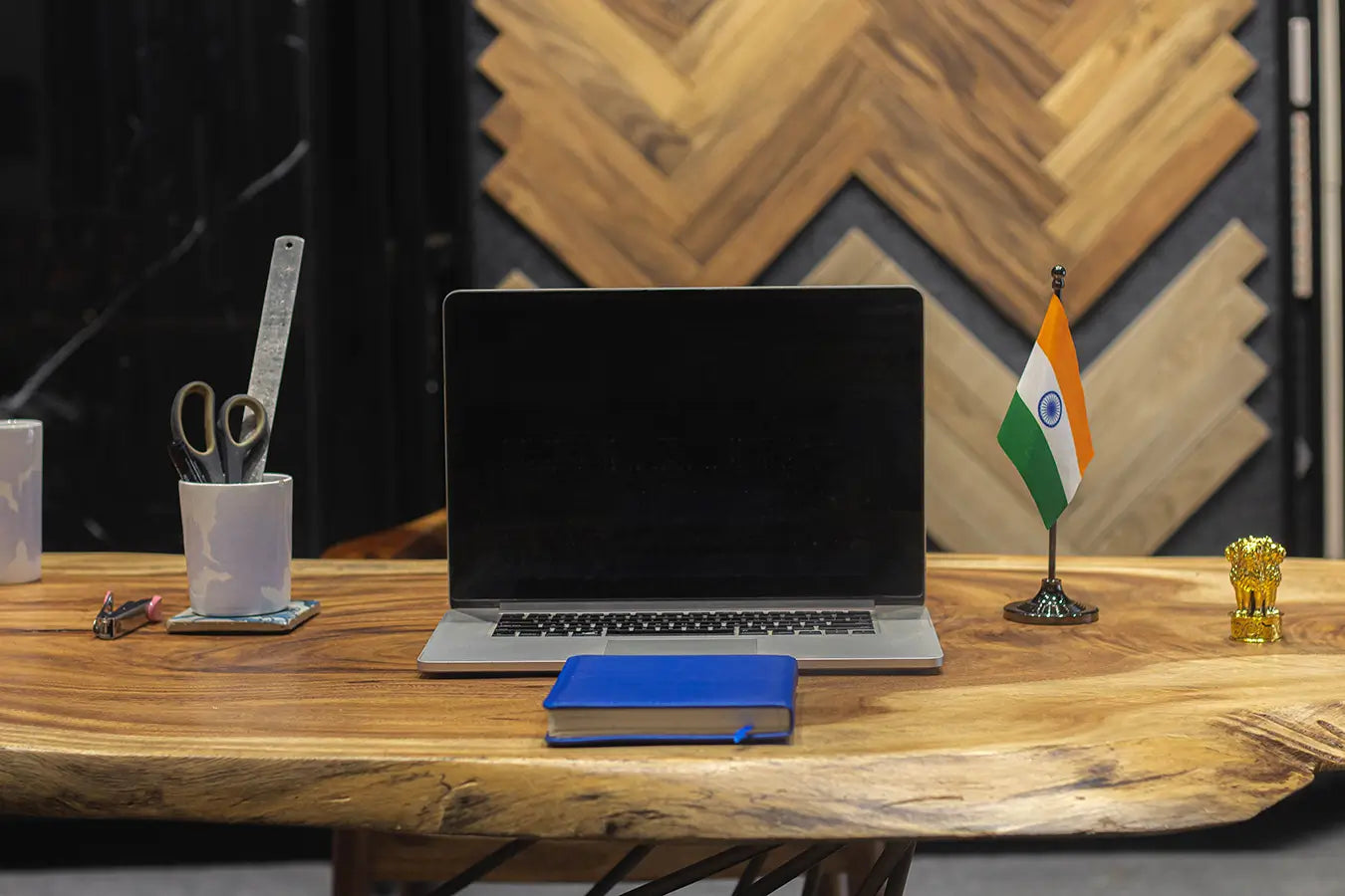 Indian Table Flag of 4in x 6in With A Heavy Plastic Base