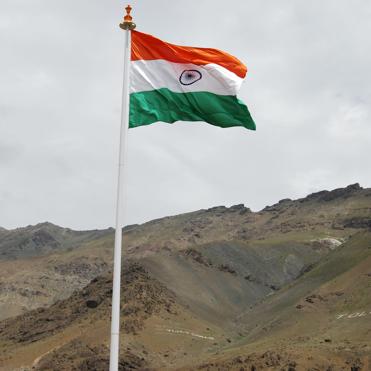 Giant Indian Monumental Flag of 20ft x 30ft at Kargil War Memorial